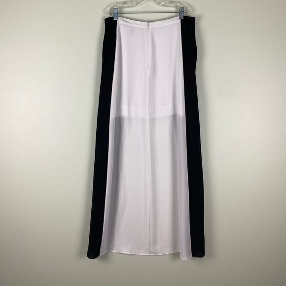 BCBGMAXAZRIA WHITE AND BLACK MAXI SKIRT SIZE S - Picture 3 of 9